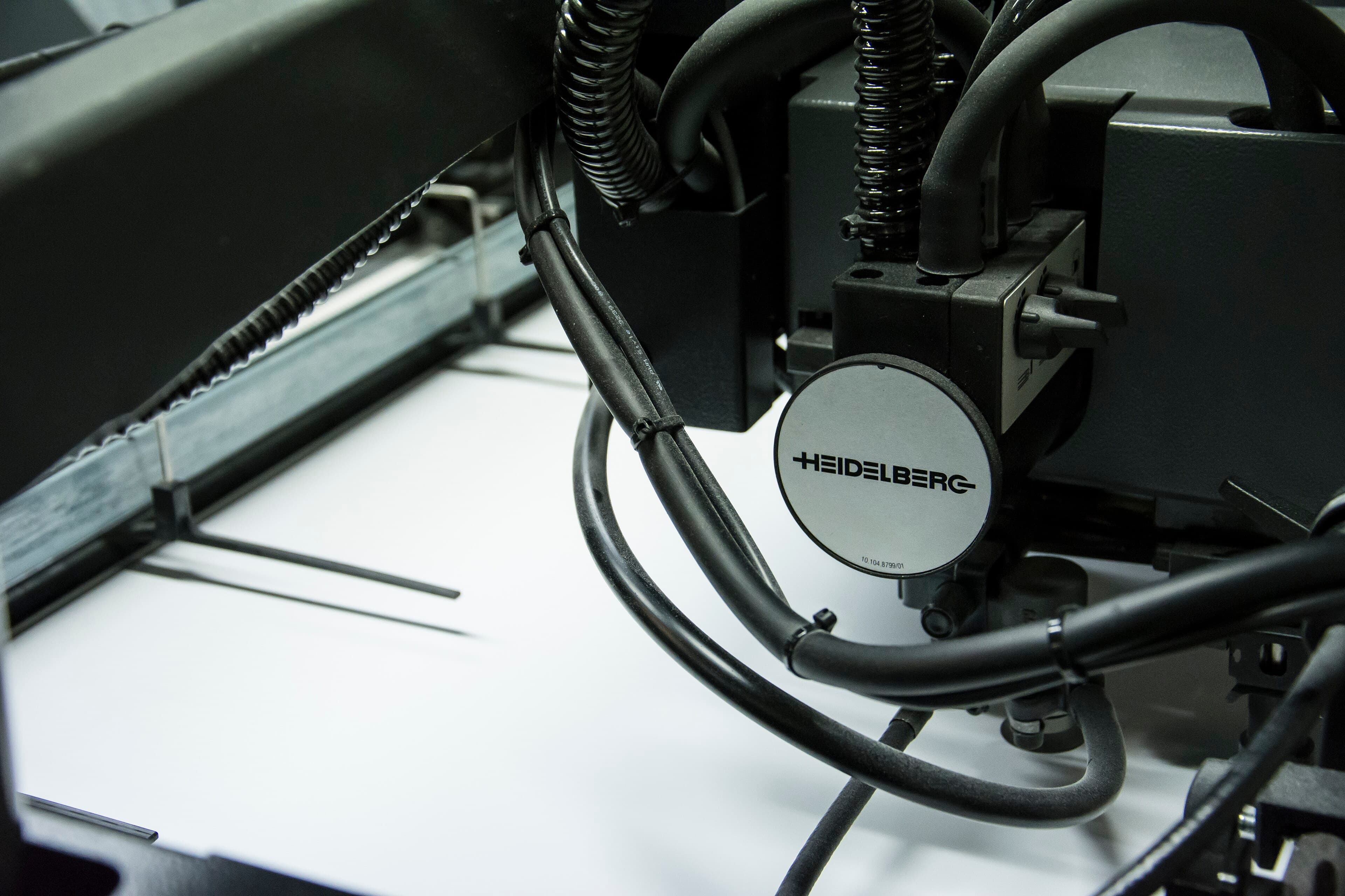 Промышленная печатная машина, подготовленная к производству